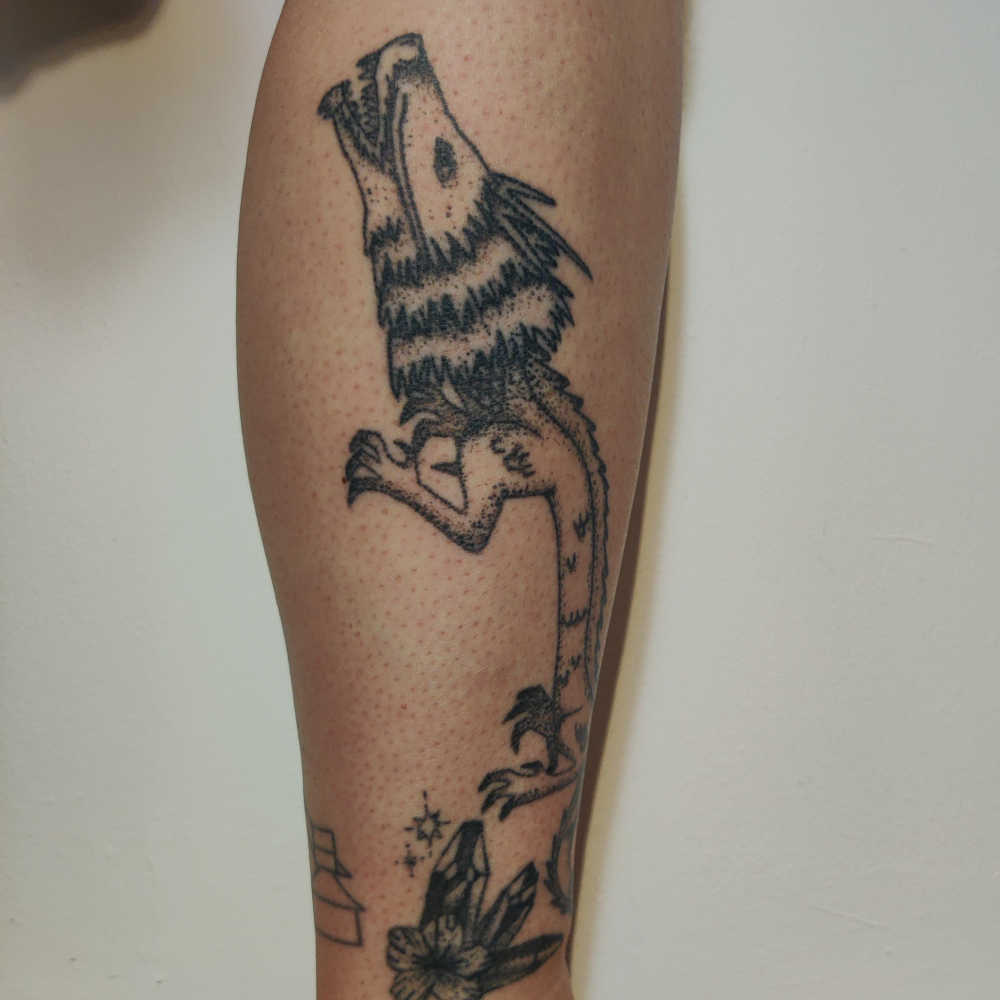 Drache Handpoke Tattoo